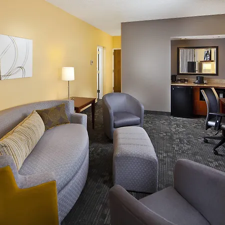 Courtyard Miami Airport West Doral-3