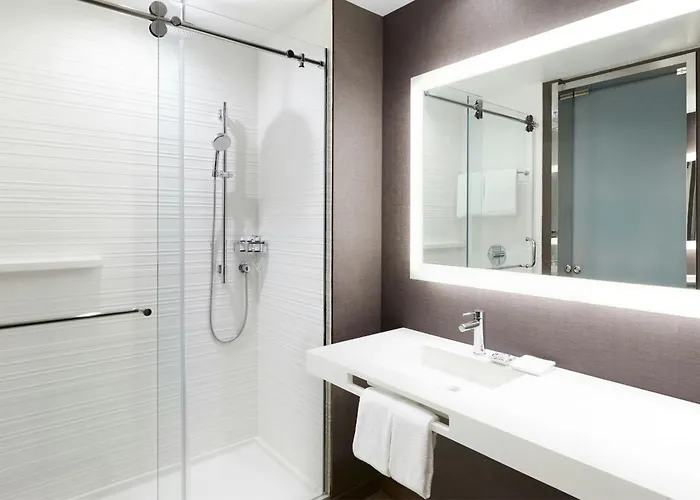 Ac Hotel By Marriott Miami Airport West/Doral